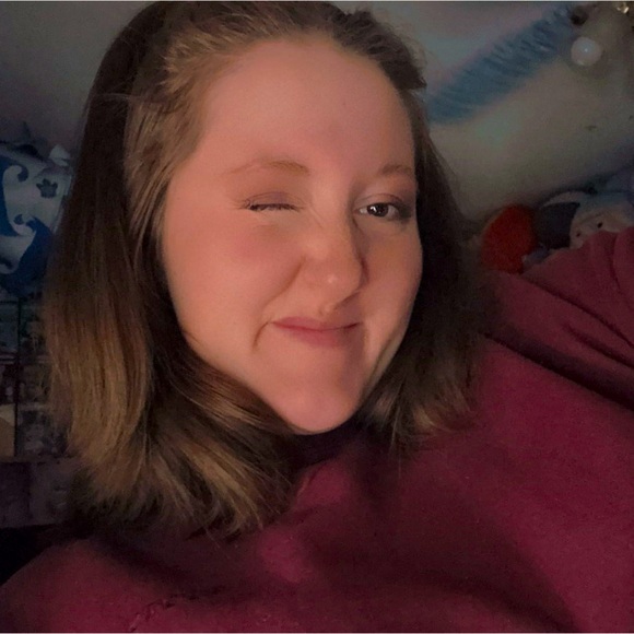 Meet your Posher, Erika - Picture 1 of 1